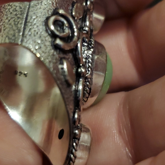 New Chrysoprase and Peridot Silver Statement Ring. - Picture 16 of 16